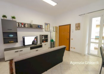 1.3 soggiorno.jpg - Appartamento Via Gino Capponi 8, Genova (zona Sestri Ponente) - foto 3