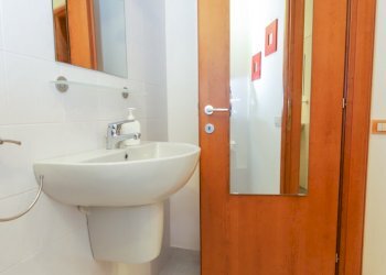 6.2 bagno2.jpg - Appartamento Via Gino Capponi 8, Genova (zona Sestri Ponente) - foto 27