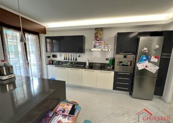 1.0 cucina.jpg - Appartamento VIA EMANUELE CANESI 49, Genova (zona Sestri Ponente) - foto 1