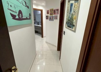 3.0 corridoio.jpg - Appartamento VIA EMANUELE CANESI 49, Genova (zona Sestri Ponente) - foto 5