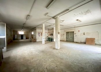 2.JPG - Commercial Premises Giugliano in Campania - photo 2