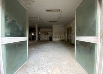 5.JPG - Commercial Premises Giugliano in Campania - photo 5