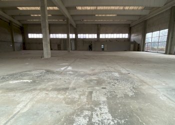 IMG_1544.jpeg - Capannone Via Roma 2, Guardamiglio - foto 1