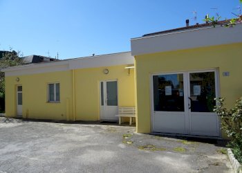 esterno negozio - Locale Commerciale Ostra - foto 1