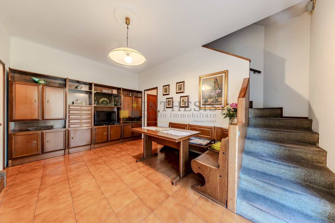 sala da pranzo - Four-room apartment Via Dei Giardini 30, Sesto San Giovanni - photo 3