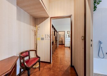 corridoio - Four-room apartment Via Dei Giardini 30, Sesto San Giovanni - photo 11