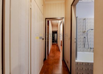 corridoio - Four-room apartment Via Dei Giardini 30, Sesto San Giovanni - photo 28