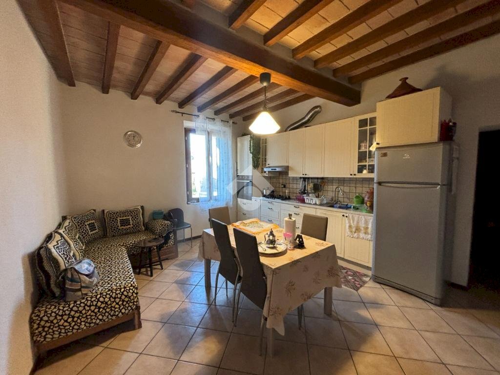 Three-room apartment Piazza Cesare Battisti, Traversetolo - photo 1