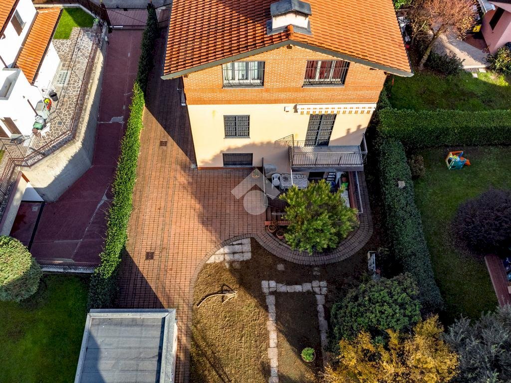 Villa Trifamiliare Vicolo Edmondo de Amicis, Bollate - foto 1