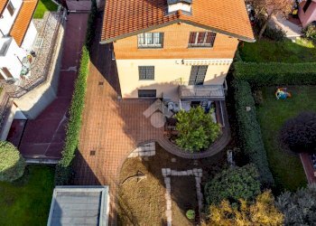 Three-family Villa Vicolo Edmondo de Amicis, Bollate - photo 1