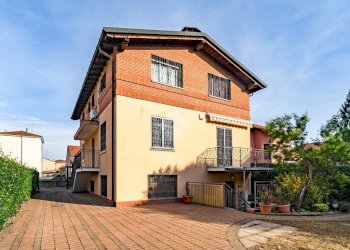 Three-family Villa Vicolo Edmondo de Amicis, Bollate - photo 2