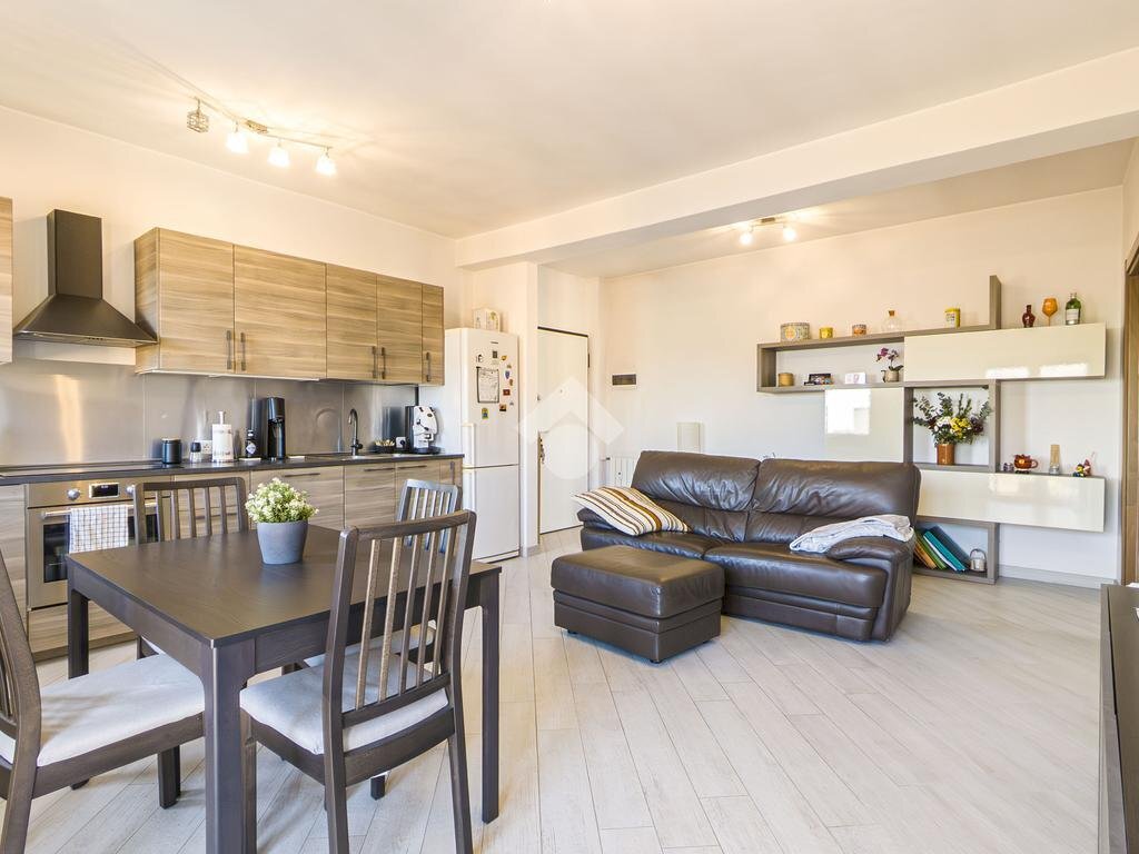 Three-room apartment Via Dante Alighieri, San Donato Milanese - photo 2