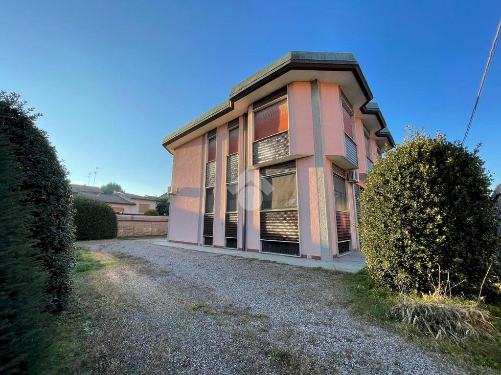 Villa Via Monte Rosa, Busto Garolfo - foto 2