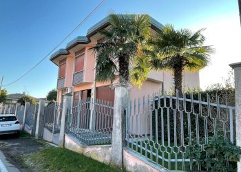 Villa Via Monte Rosa, Busto Garolfo - foto 1