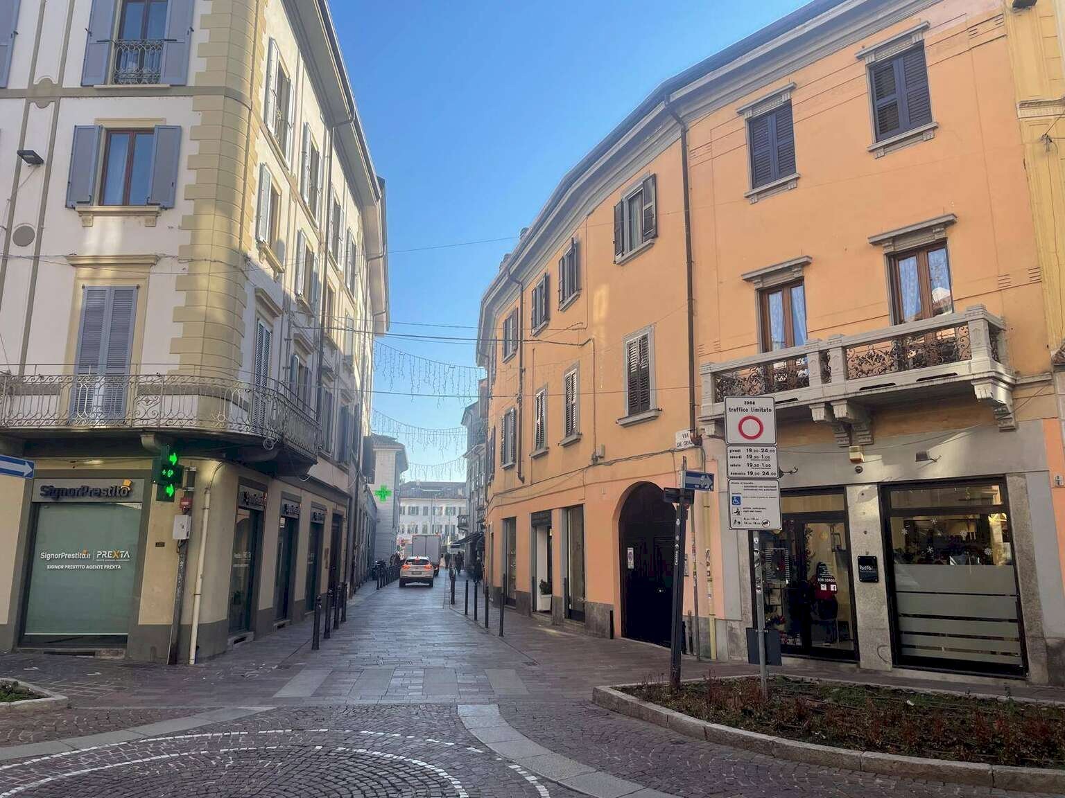 Shop Monza - photo 1