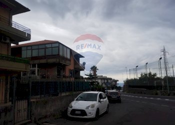 Edificio all\'aperto - Quadrilocale Via San Gaetano
 
21, Camporotondo Etneo - foto 37