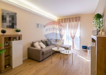 Soggiorno - Quadrilocale Via San Gaetano
 
21, Camporotondo Etneo - foto 1