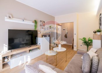 Soggiorno - Quadrilocale Via San Gaetano
 
21, Camporotondo Etneo - foto 4