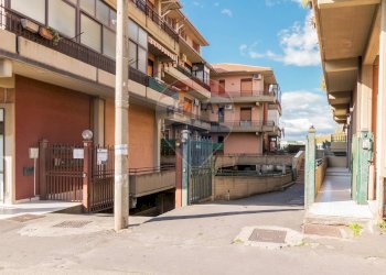 Edificio all\'aperto - Quadrilocale Via San Gaetano
 
21, Camporotondo Etneo - foto 32
