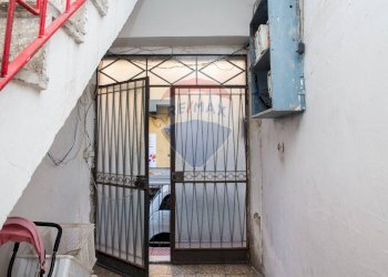 Balcone - Locale Commerciale Via Lenin
109, Misterbianco - foto 4