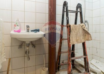 Bagno - Locale Commerciale Via Lenin
109, Misterbianco - foto 11