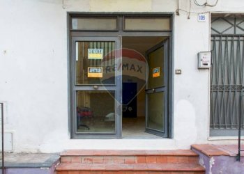 Edificio all\'aperto - Locale Commerciale Via Lenin
109, Misterbianco - foto 13