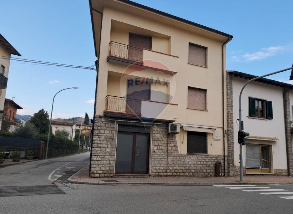 Edificio all\'aperto - Casa semi indipendente Via Tramontani
24, Pratovecchio Stia - foto 2