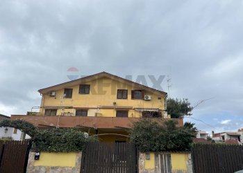 Edificio all\'aperto - Casa indipendente delle alghe marine
67, Ardea - foto 1