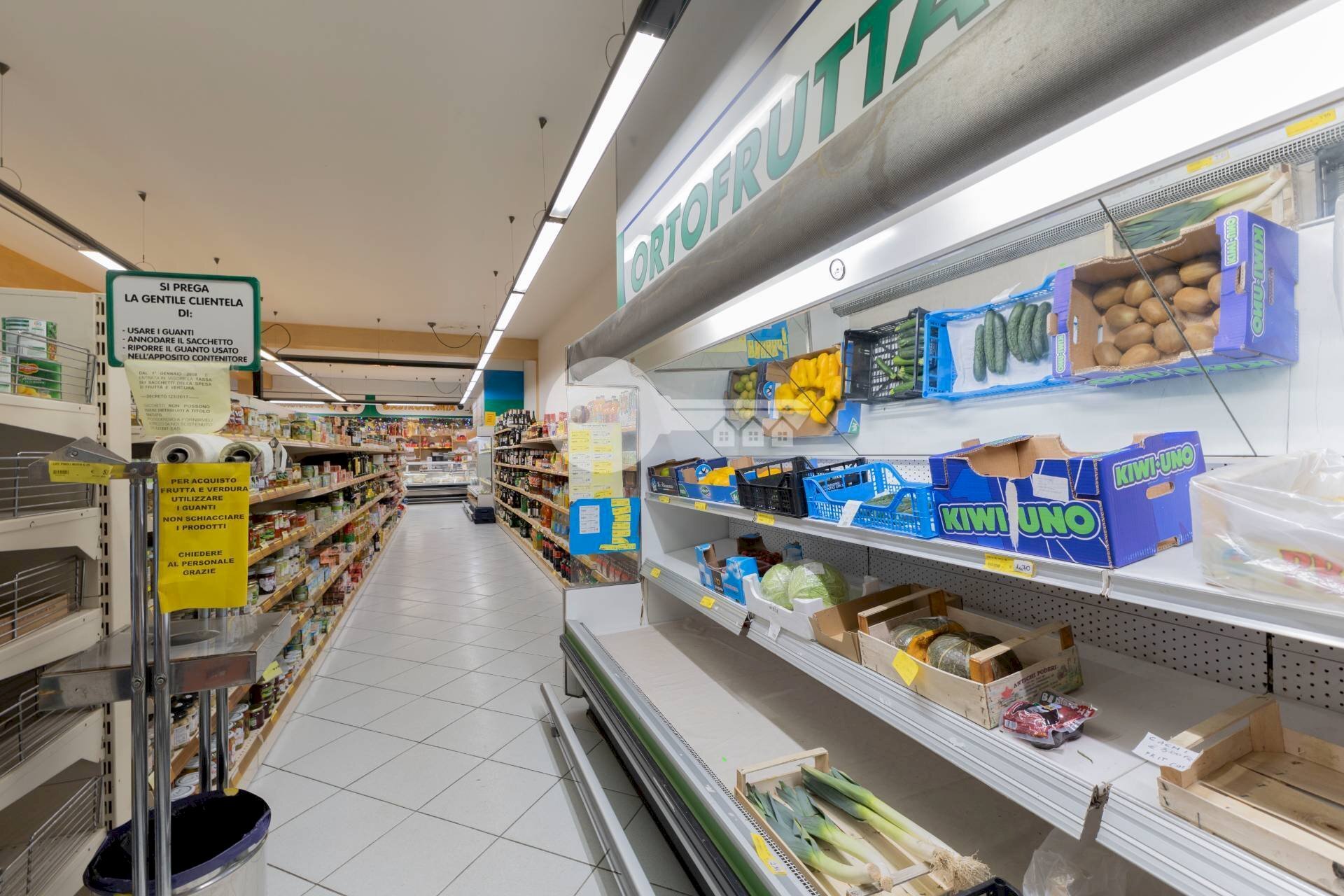 Foto 3 - Negozio via san valentino
 
22, Trenzano - foto 3