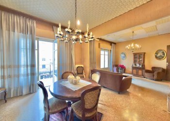 Sala da pranzo - Appartamento Via Giovan Battista Lulli
 
11, Palermo - foto 7