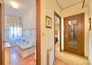 Hall / corridoio - Appartamento Via Giovan Battista Lulli
 
11, Palermo - foto 19