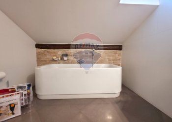 Bagno - Semi-detached Villa Via Dei Martiri
 
15, Cosenza - photo 17