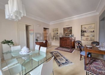 Sala da pranzo - Semi-detached Villa Via Dei Martiri
 
15, Cosenza - photo 3