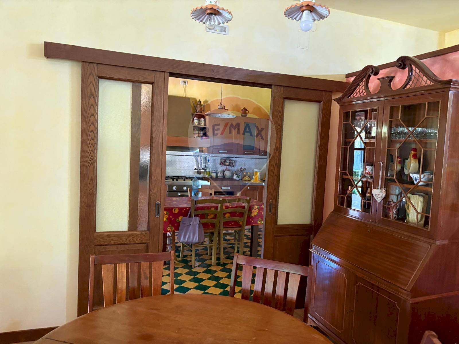 Sala da pranzo - Villa via croce
 
1, Cerisano - foto 2