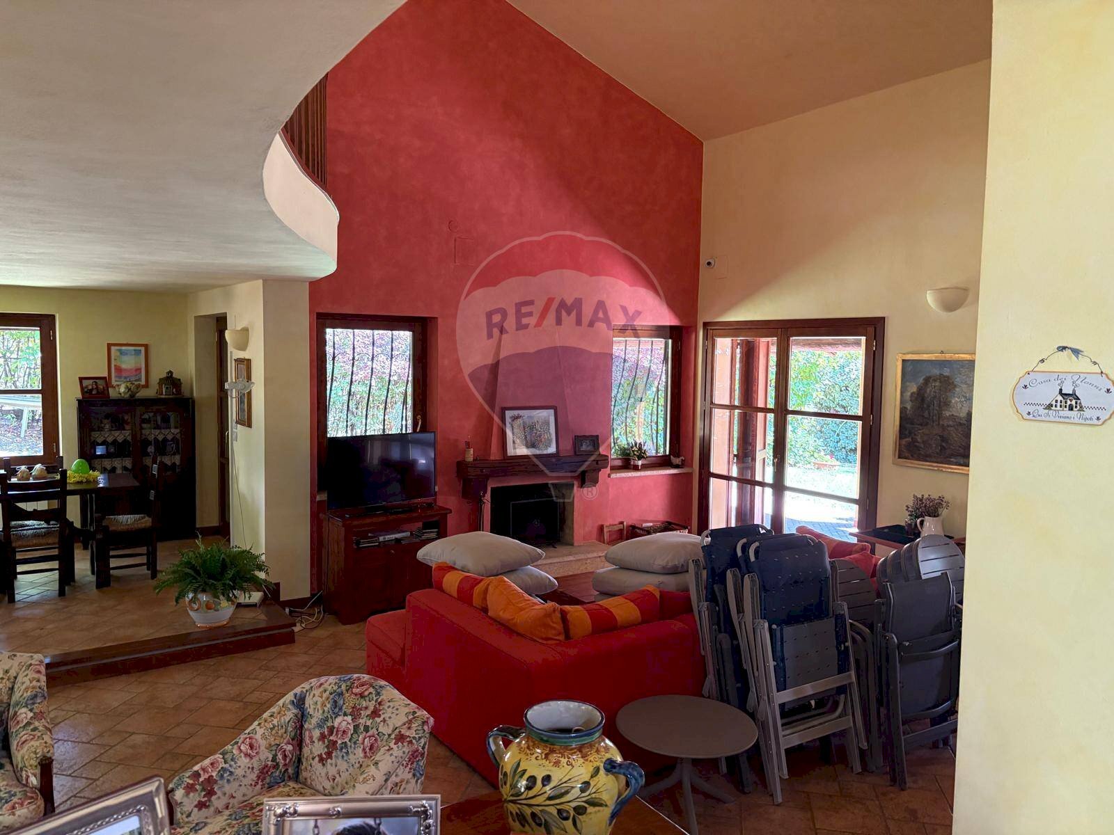 Soggiorno - Villa via croce
 
1, Cerisano - foto 3