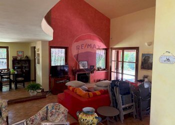 Soggiorno - Villa via croce
 
1, Cerisano - foto 3