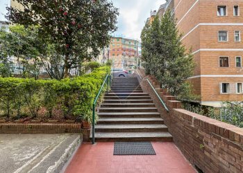 Scale - Appartamento Via E. A. Mario, Napoli - foto 1