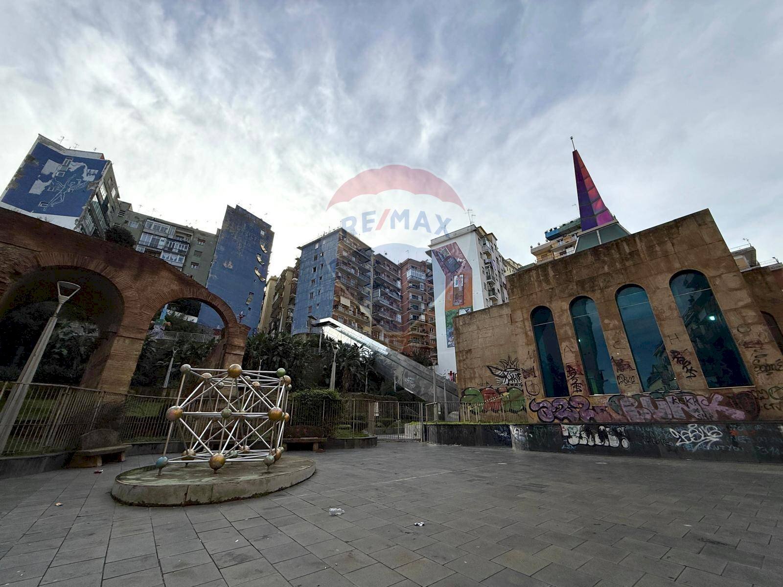 Edificio all\'aperto - Quadrilocale Via Salvator Rosa, Napoli - foto 1