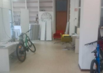 Interno non residenziale - Shop via Francesco Borromini, Carpi - photo 1