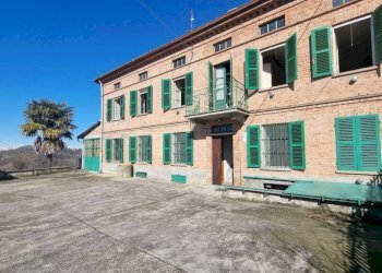 Facciata - Rustic via Dottor Giuseppe Ollino, 20, Rocca d'Arazzo - photo 1