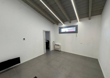 Camera da letto - Trilocale via Giuseppe Verdi, 10, Cuvio - foto 11