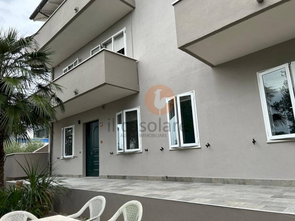 Facciata - Four-room apartment Barchi, Terre Roveresche - photo 2
