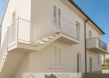 Facciata - Quadrilocale via Pistoiese, Campi Bisenzio - foto 1