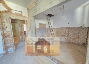 Interno non residenziale - Quadrilocale via Pistoiese, Campi Bisenzio - foto 6