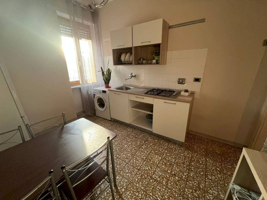 Cucina - Trilocale via Don Bartolomeo Grazioli, 40, Torino (zona Mirafiori Nord) - foto 2