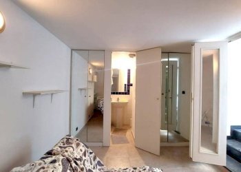 Stanza arredata - Negozio via Eugenia Ravasco, Genova (zona Centro Storico) - foto 6