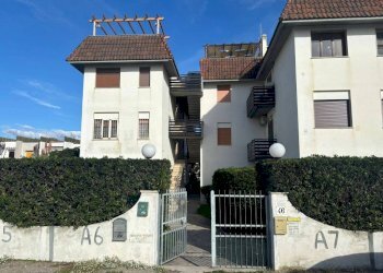 Facciata - Appartamento Lungomare degli Ardeatini, 46, Ardea - foto 1