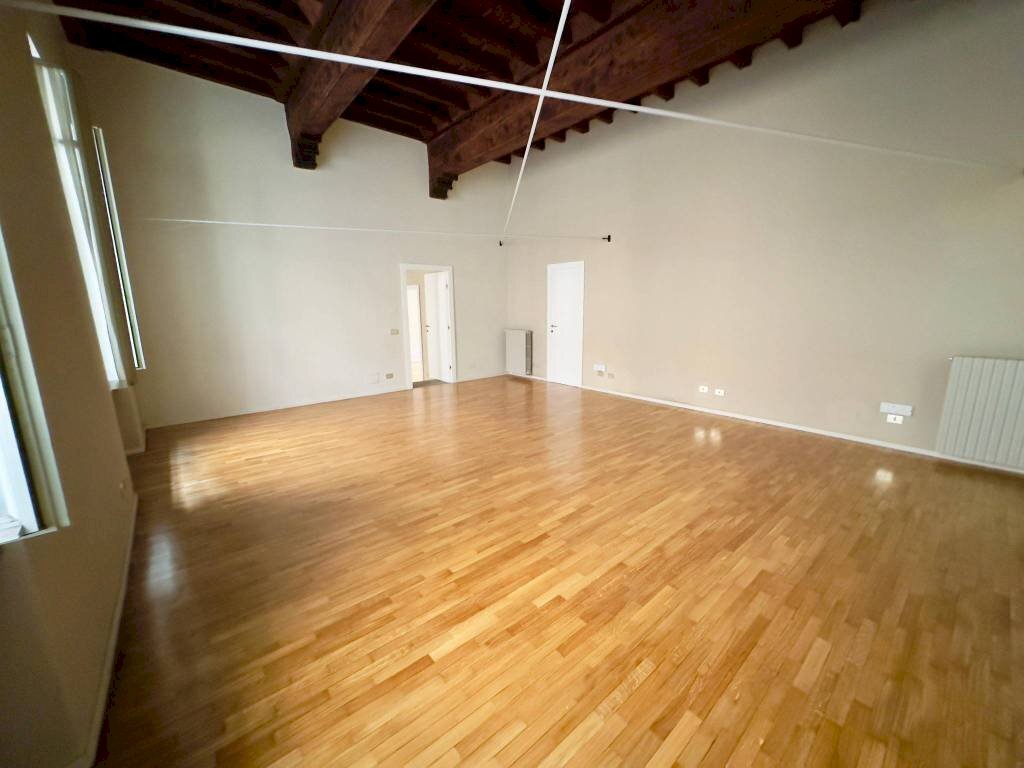 Salone - Office via Giosuè Carducci, 64, Asti - photo 1