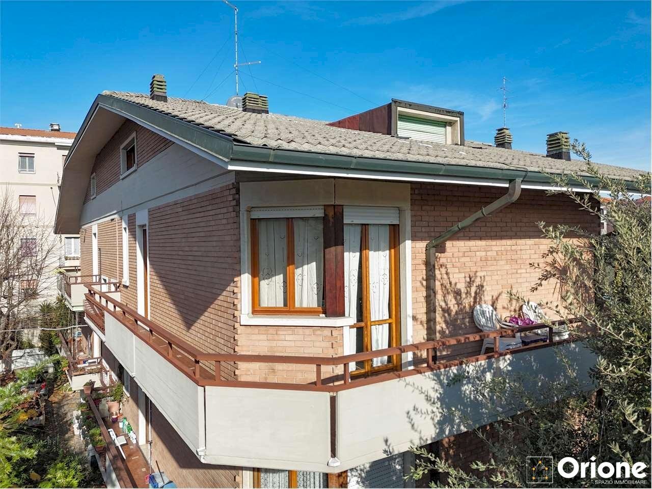 Porzione di casa Modena - foto 2