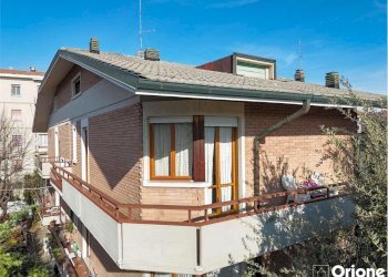 Porzione di casa Modena - foto 2